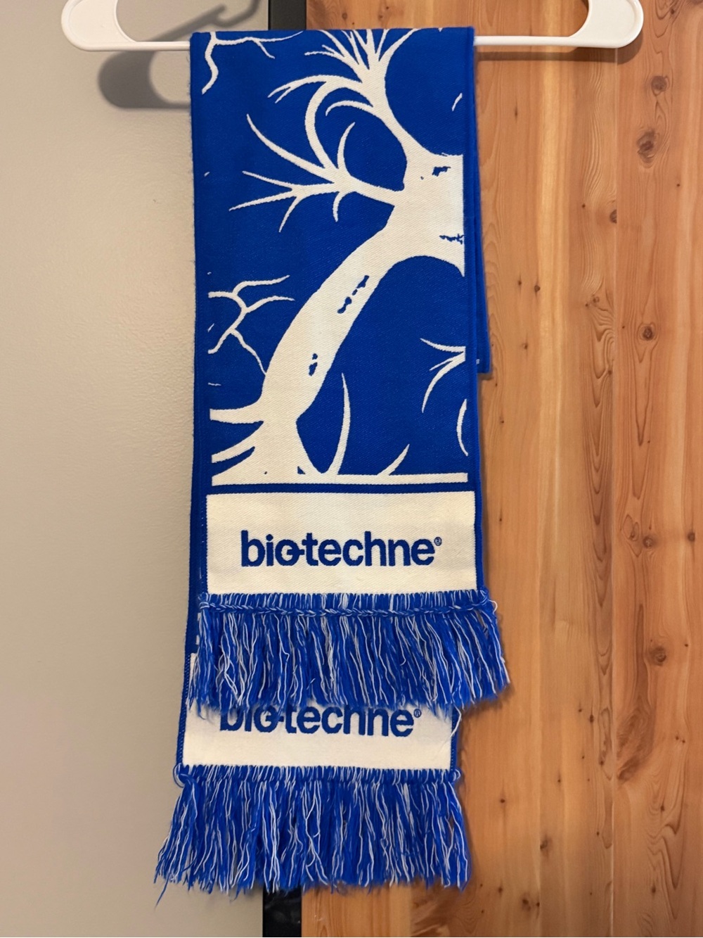 Neuroscience Blue Biotechne Neuron Ruffneck Scarf - Picture 6 of 14